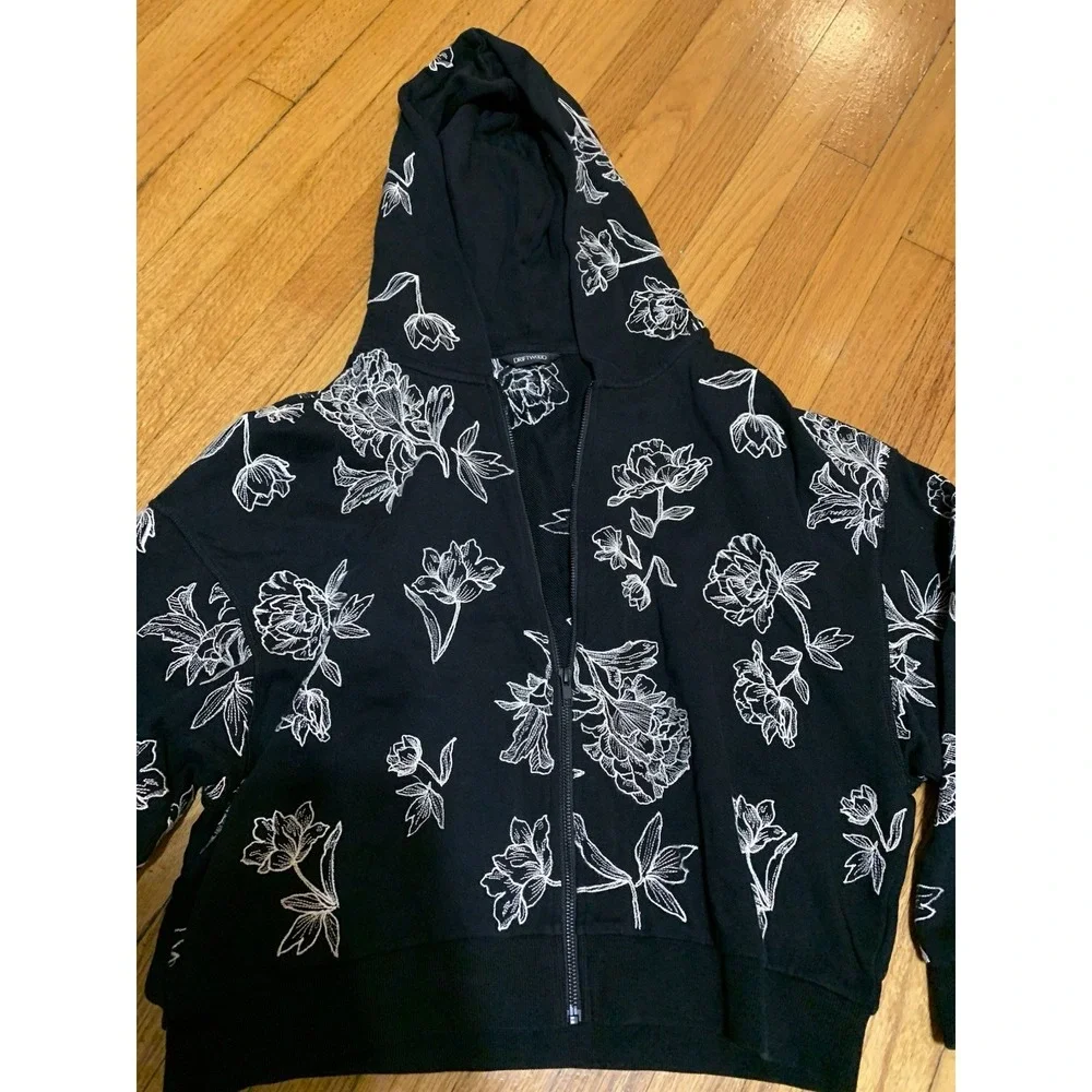 Driftwood Floral Embroidered Ivory Black Oversized Hoodie Size Medium